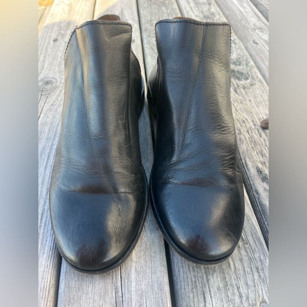 Frye Women's Elyssa ankle bootie